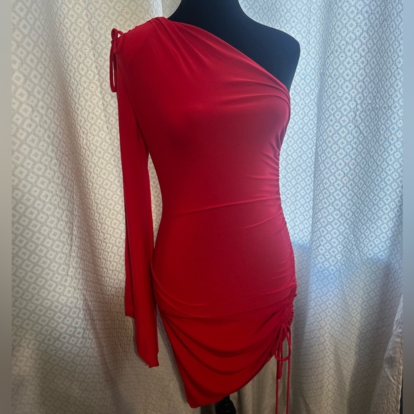 Fashion nova red midi dress. - Picture 4 of 10